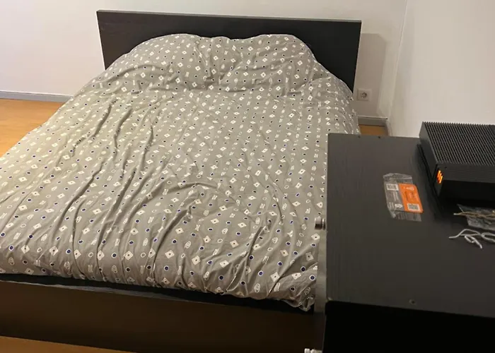 A 2 Minutes De La Gare *